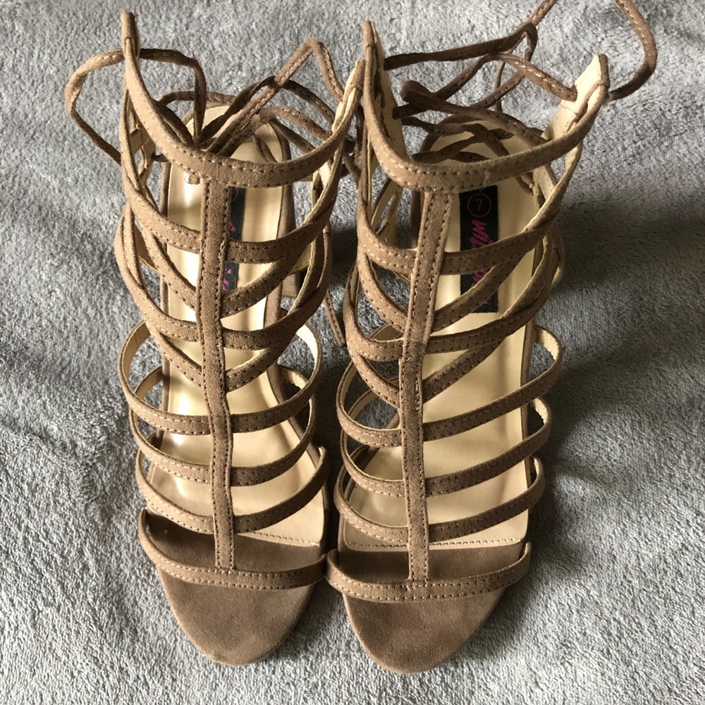 Wild diva - tan lace up sandals - Picture 1 of 3